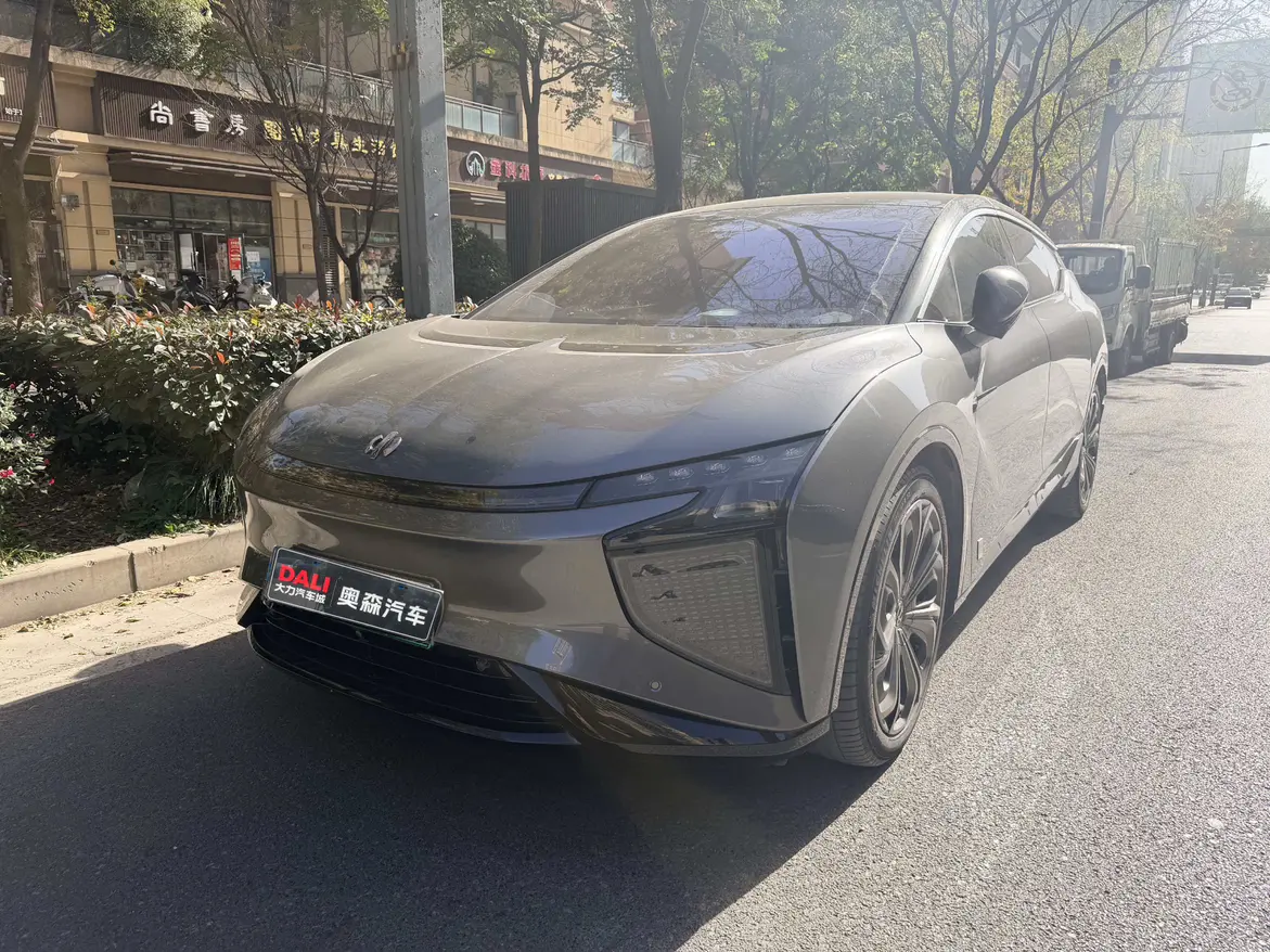 HiPhi X  из Китая