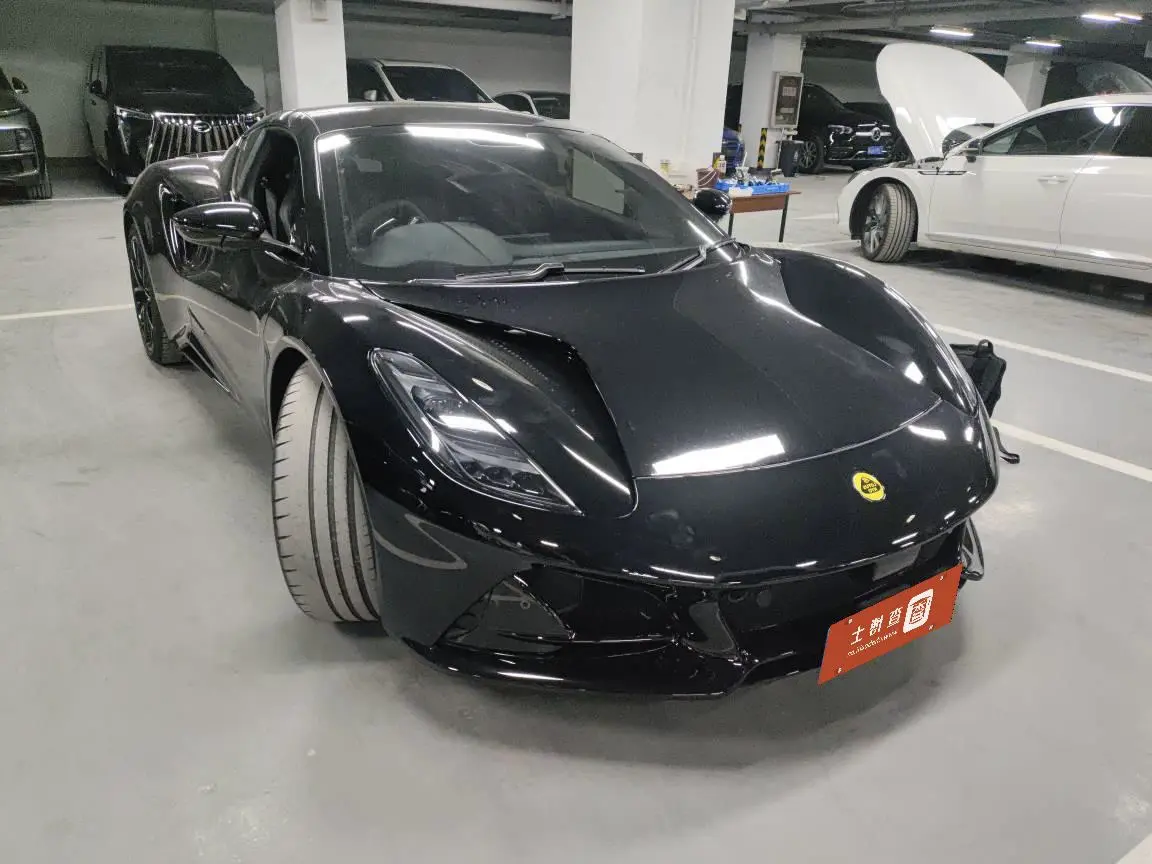 Lotus Emira  из Китая