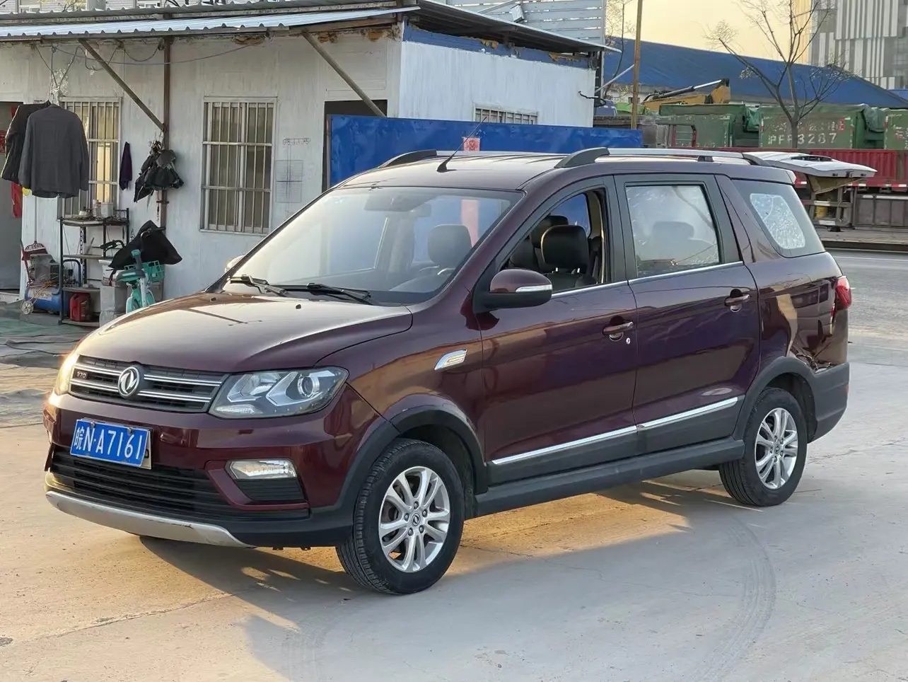 Dongfeng Fengon 370  из Китая