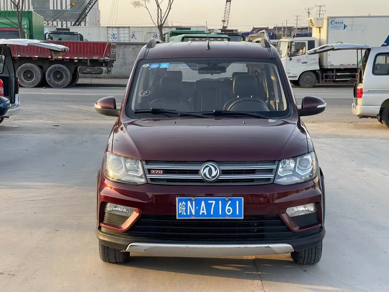 Dongfeng Fengon 370  из Китая