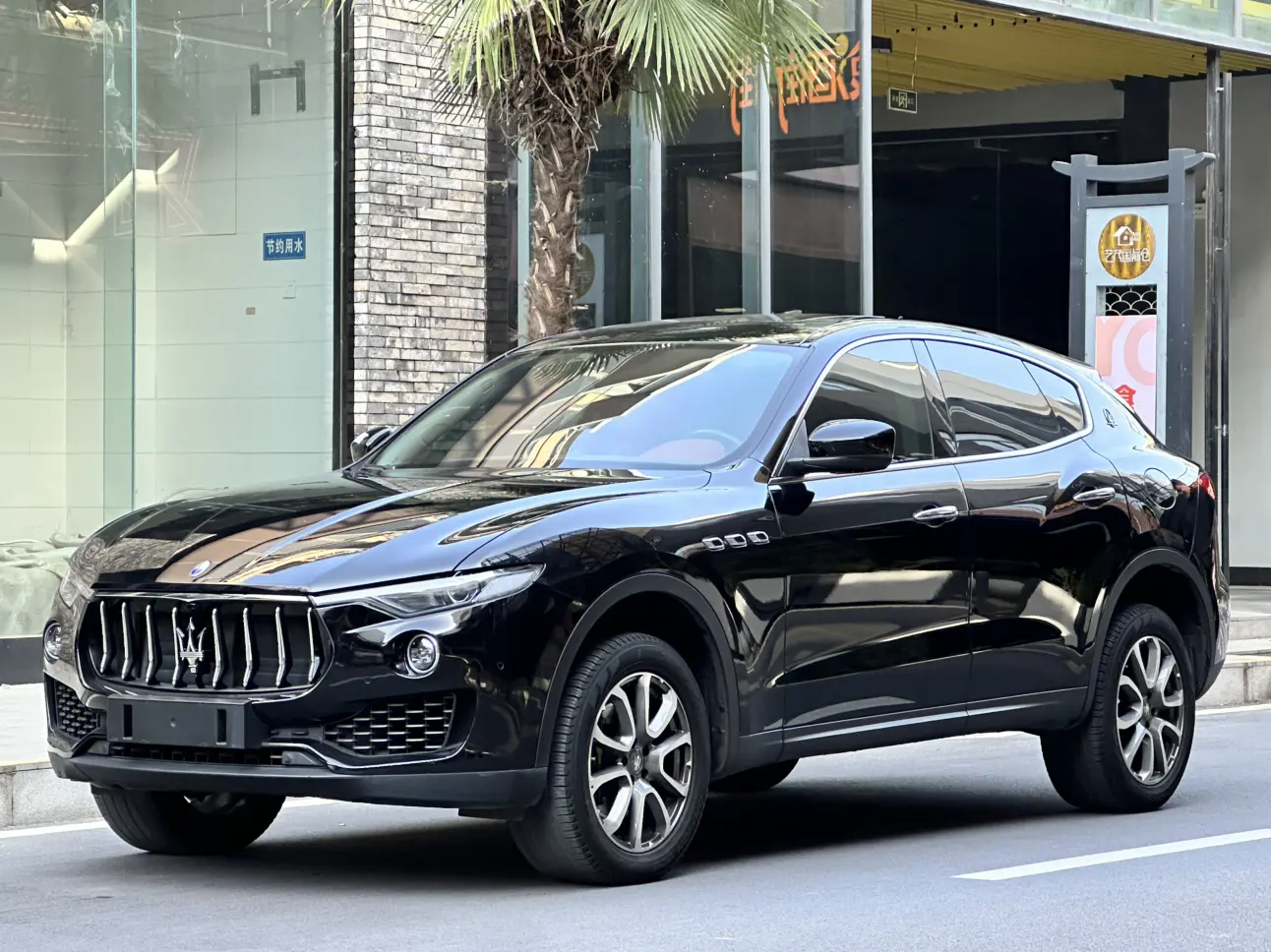 Maserati Levante  из Китая