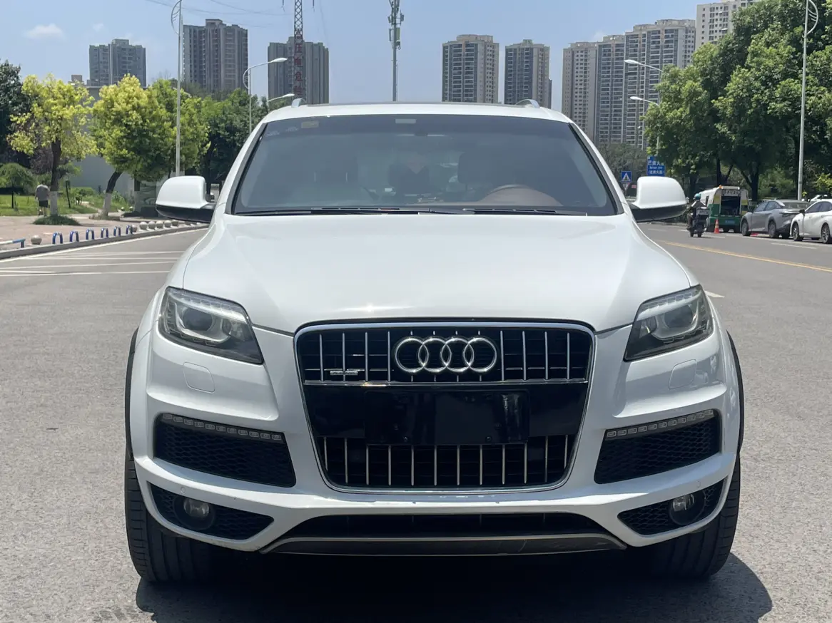 Audi Q7  из Китая