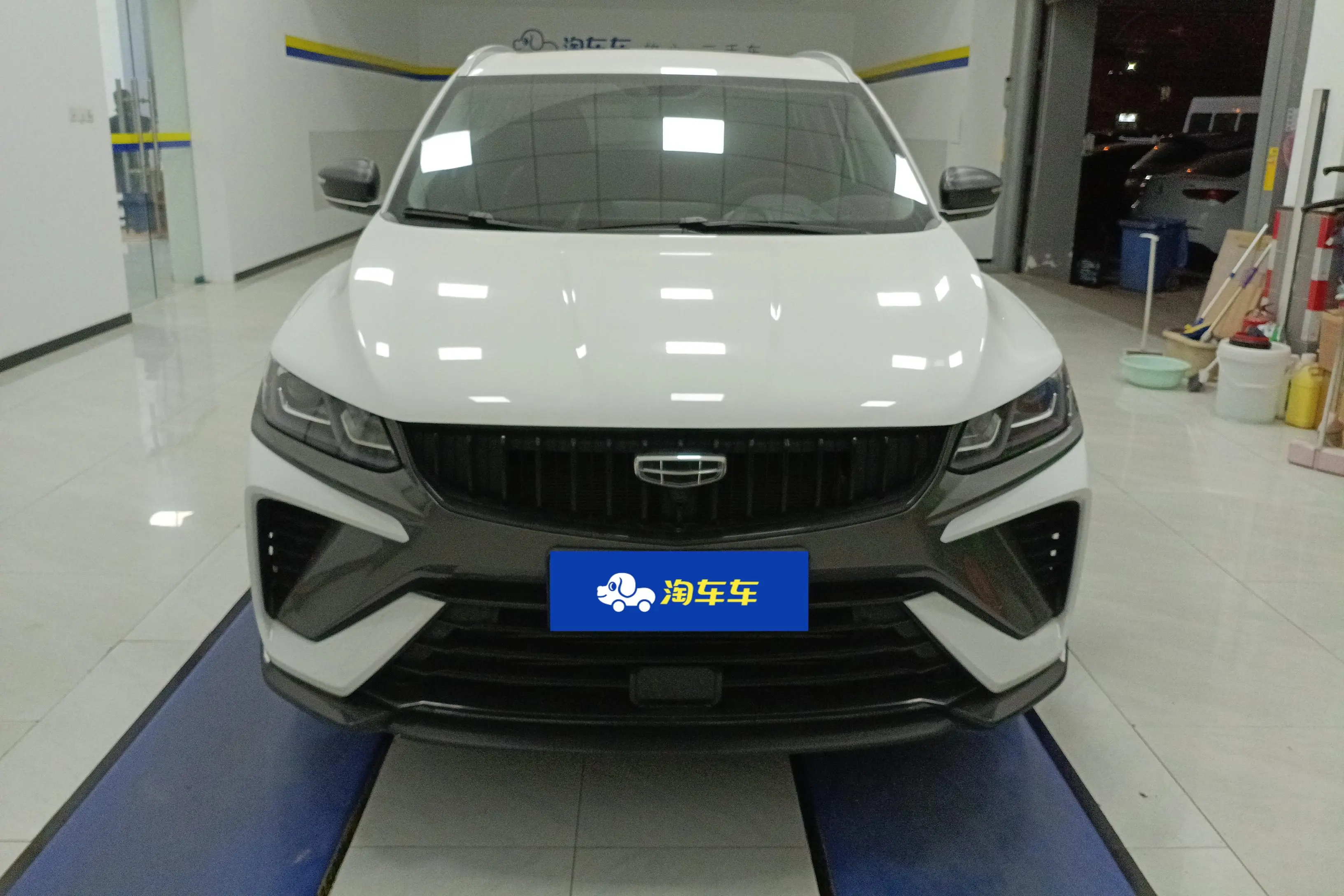 Geely Coolray SX11 (Binyue)  из Китая