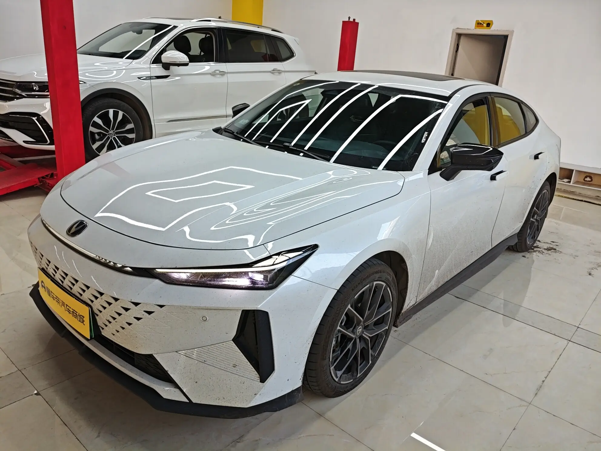 Changan UNI-V  из Китая