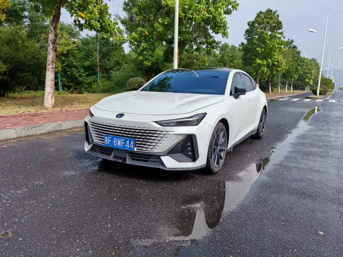 Changan UNI-V  из Китая