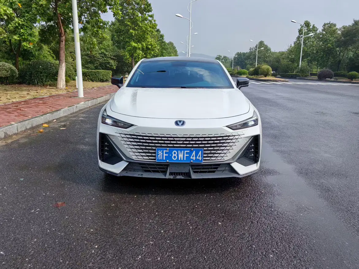 Changan UNI-V  из Китая
