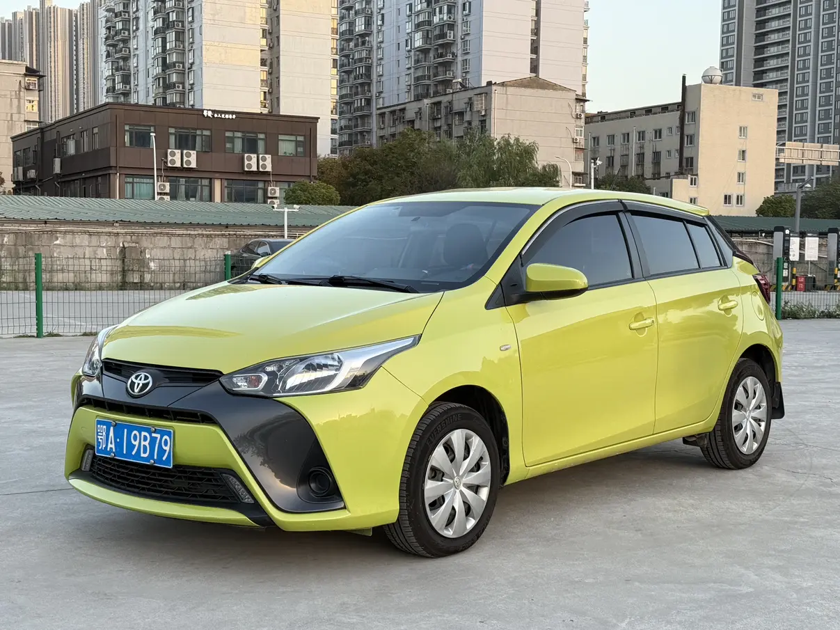 Toyota Yaris L  из Китая
