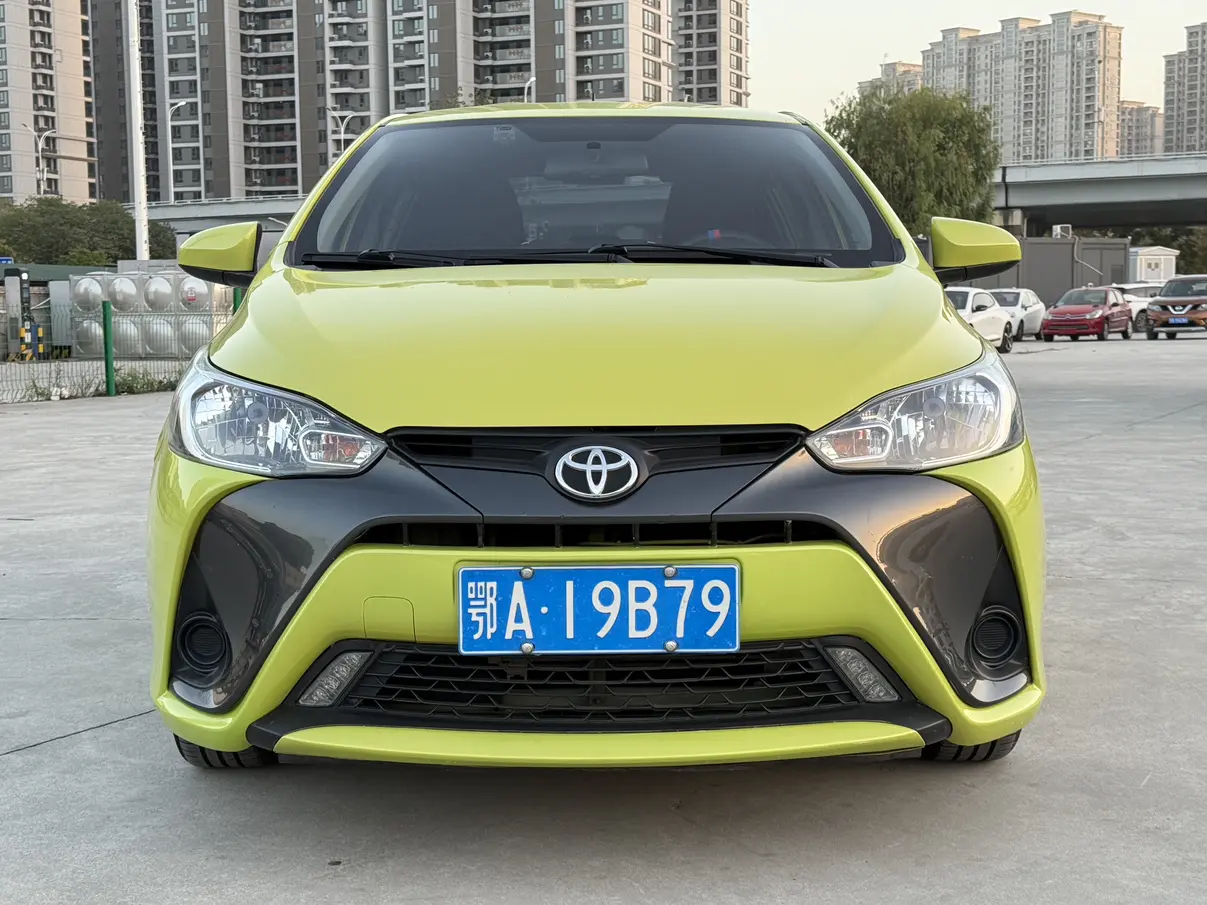 Toyota Yaris L  из Китая