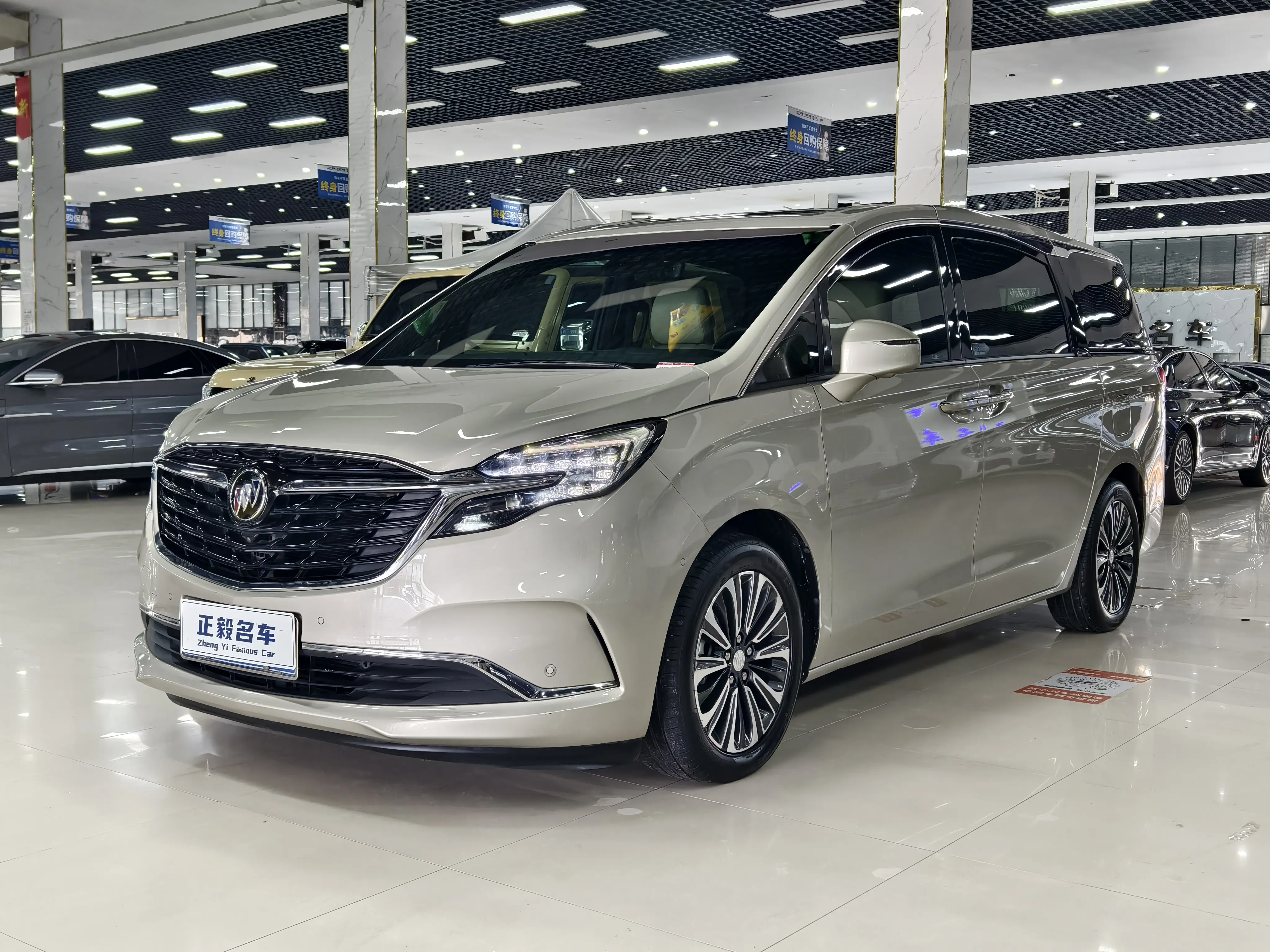 Buick GL8  из Китая