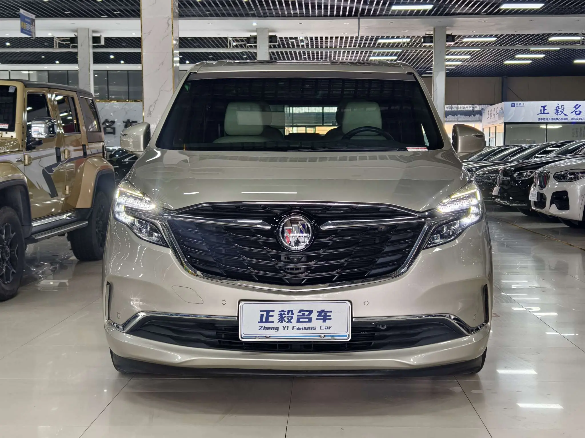 Buick GL8  из Китая