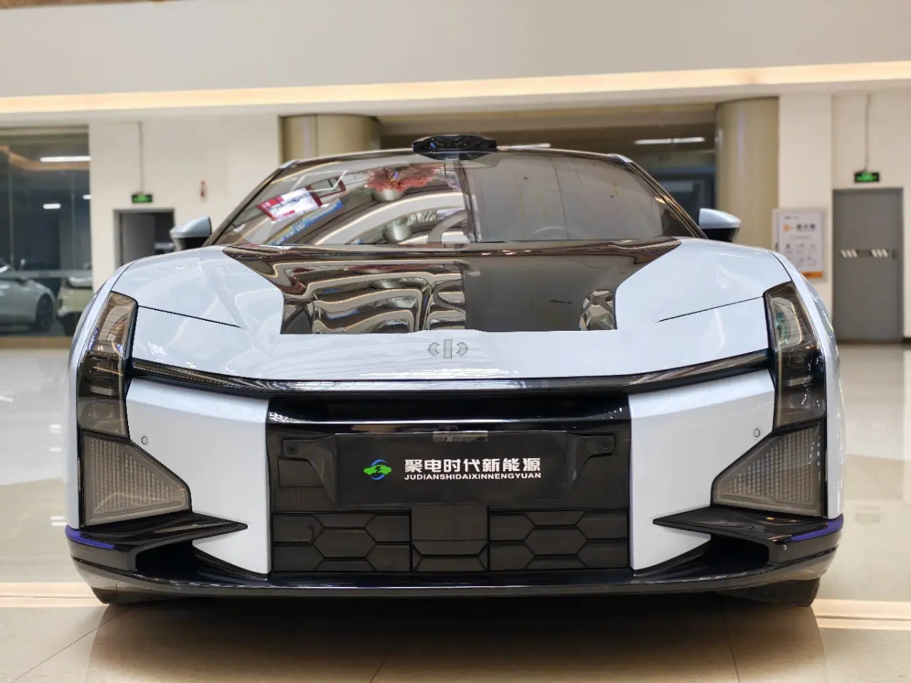 HiPhi Z  из Китая