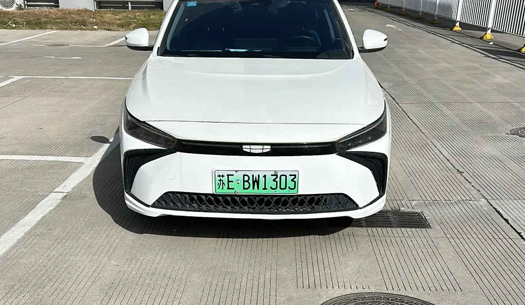 Geely Geometry A  из Китая