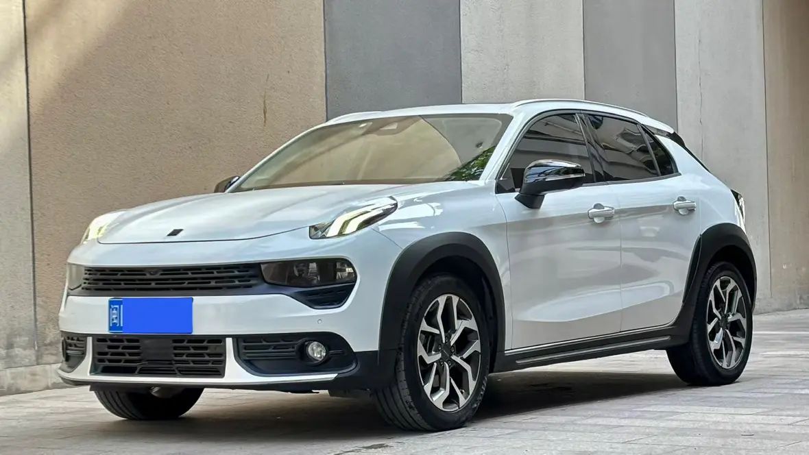 Lynk & Co 02  из Китая