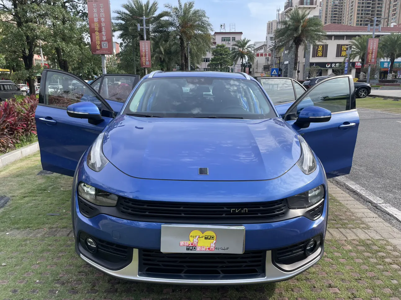 Lynk & Co 02  из Китая