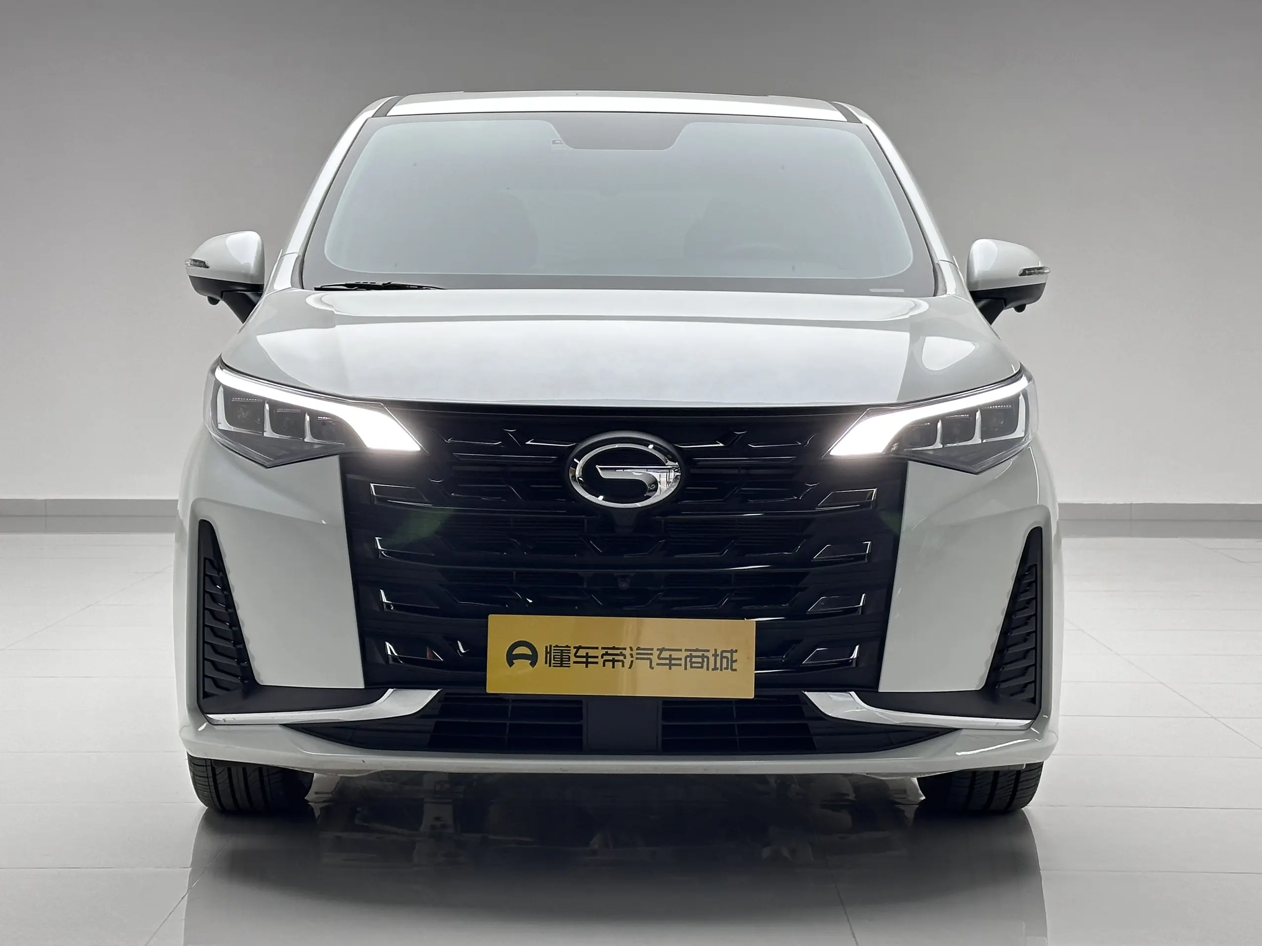 GAC Trumpchi M6  из Китая