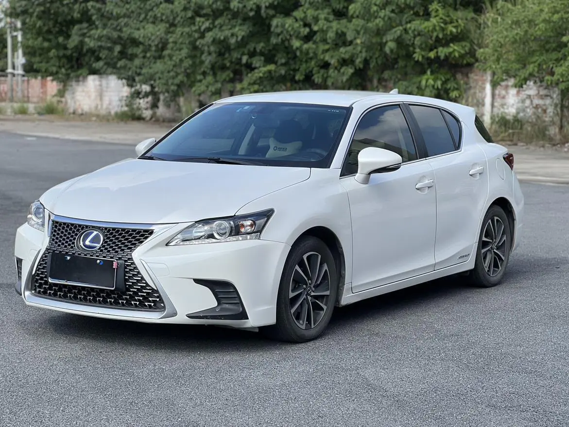 Lexus CT  из Китая