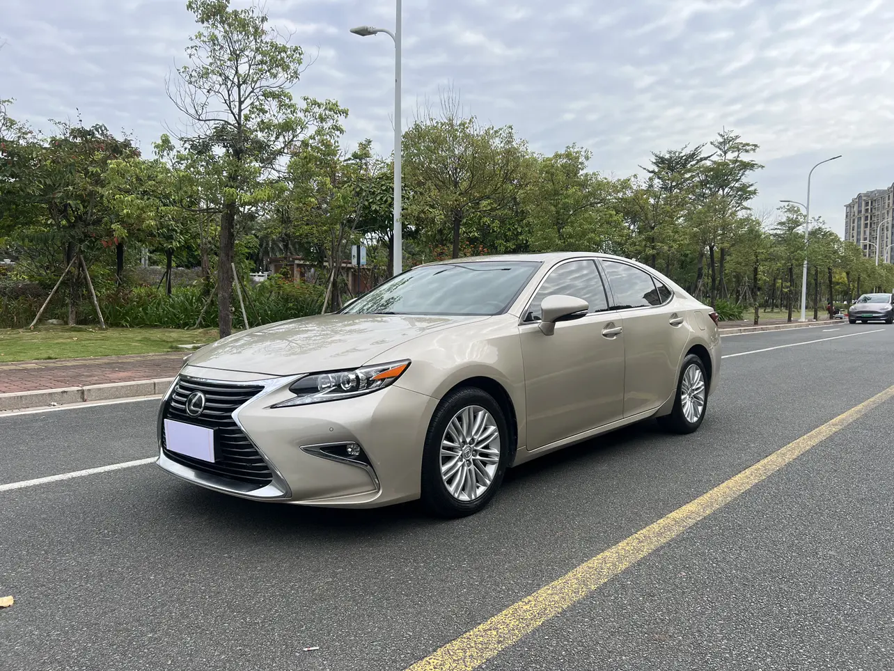 Lexus ES  из Китая