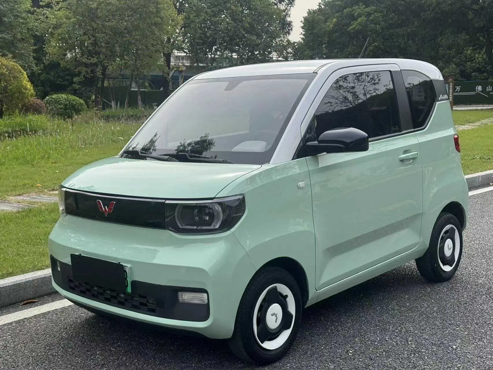 Wuling Hongguang MINIEV  из Китая