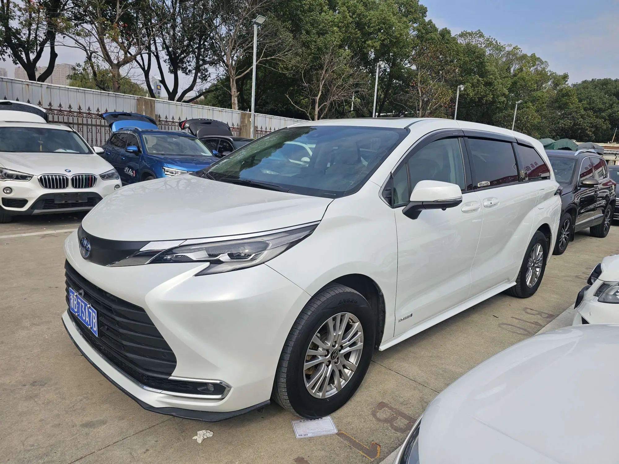 Toyota Sienna  из Китая