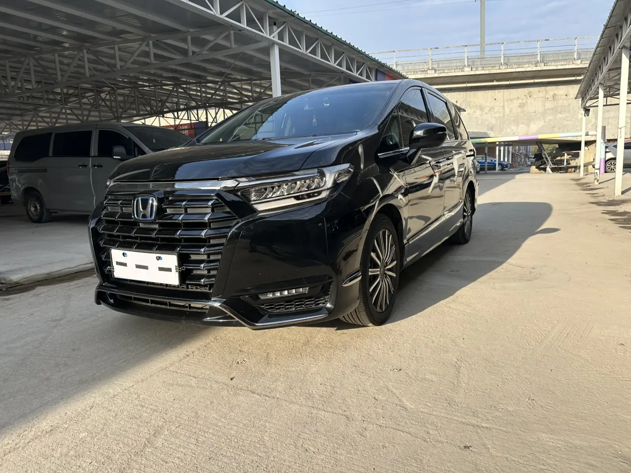 Honda Elysion (Alison)  из Китая