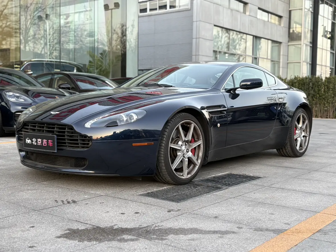 Aston Martin Vantage  из Китая