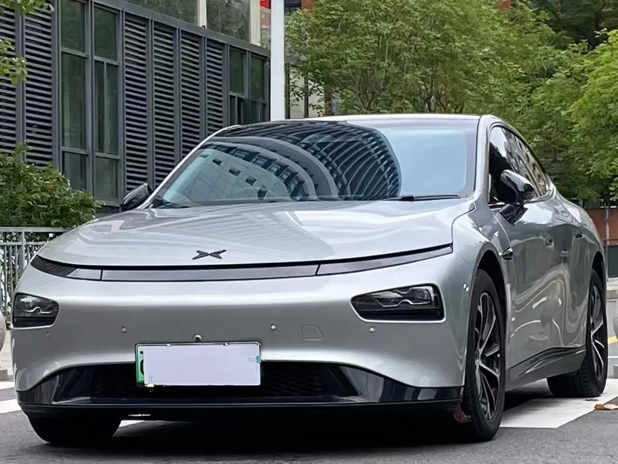 Xpeng P7  из Китая