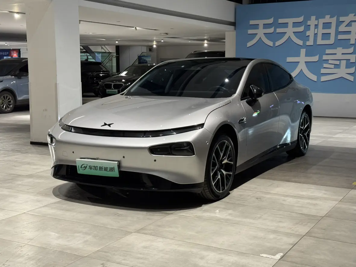 Xpeng P7  из Китая