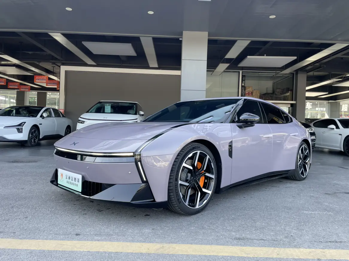 Xpeng P7  из Китая