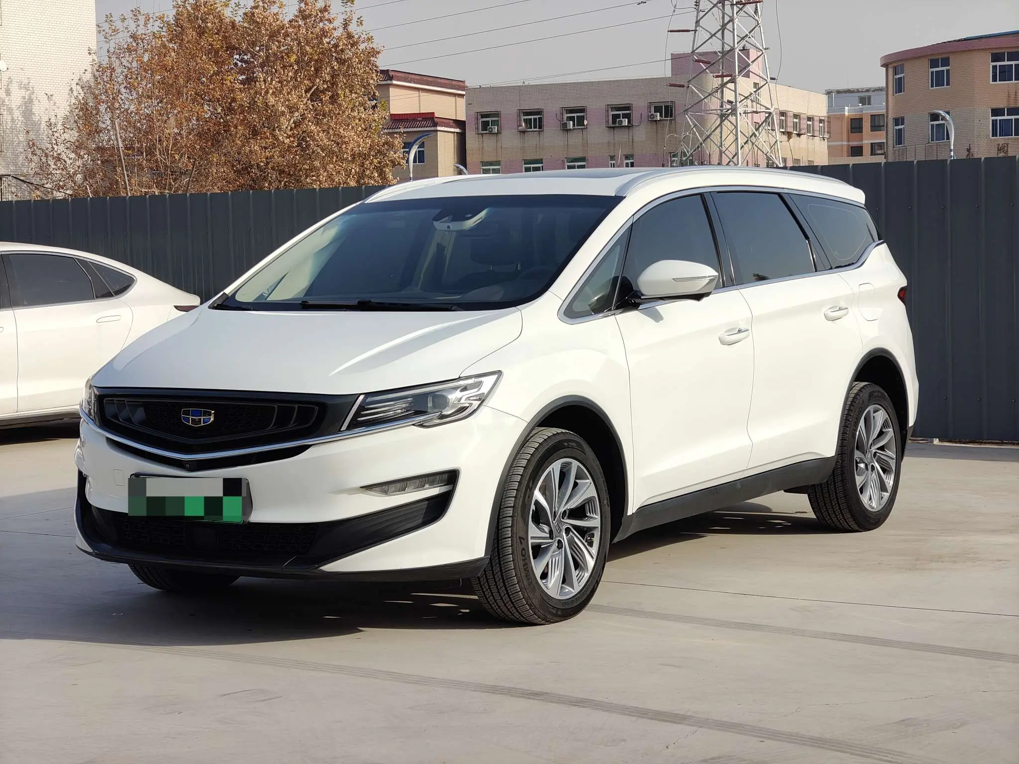 Geely Jiaji PHEV  из Китая