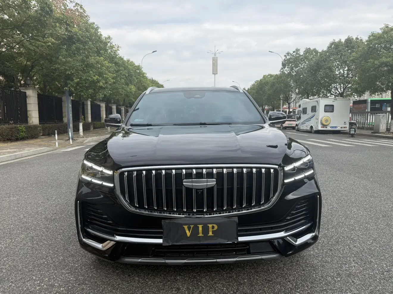 Geely Monjaro (Xingyue L)  из Китая