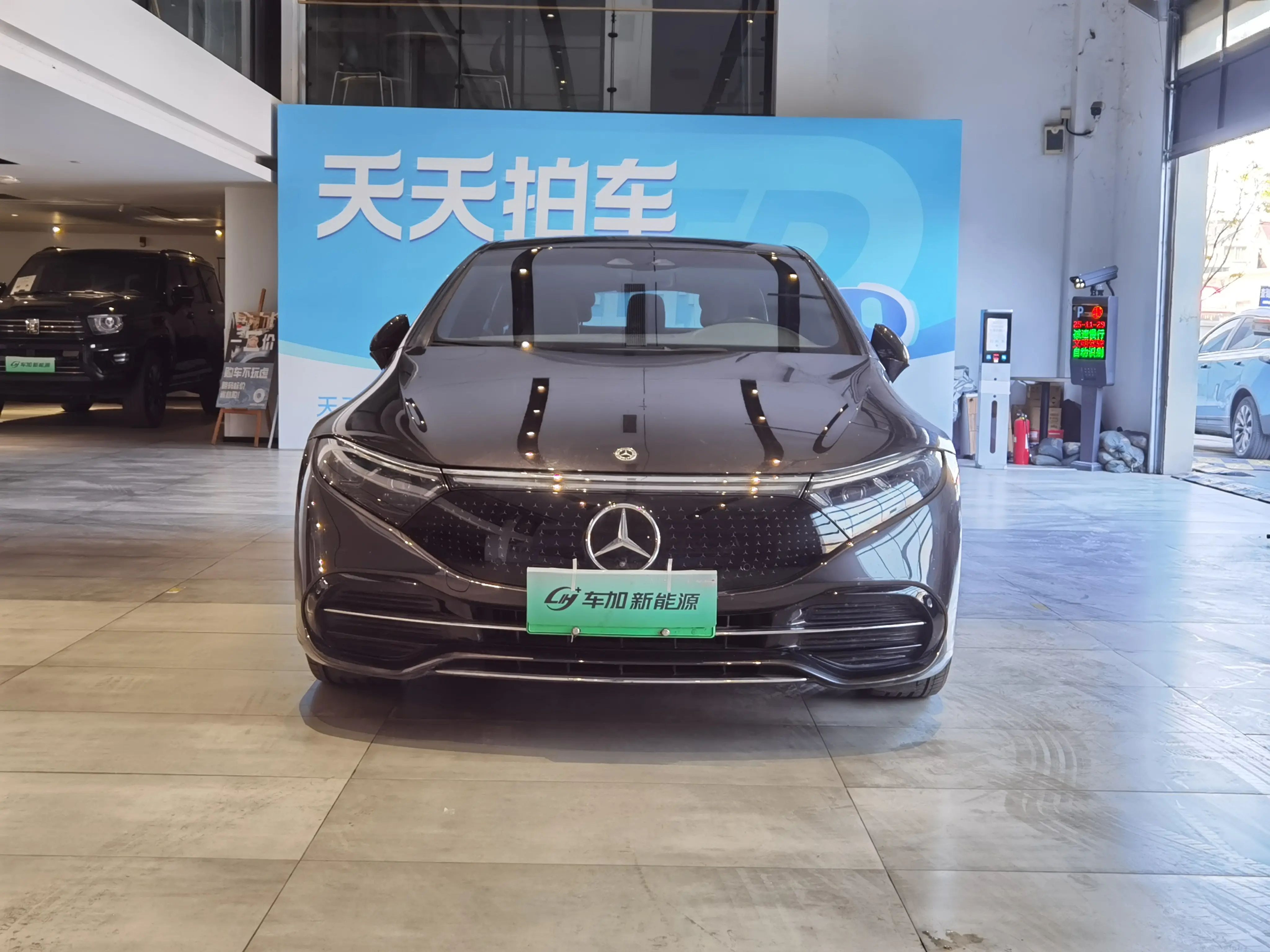 Mercedes-Benz EQS  из Китая