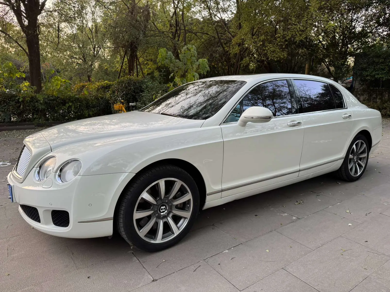 Bentley Galloping  из Китая