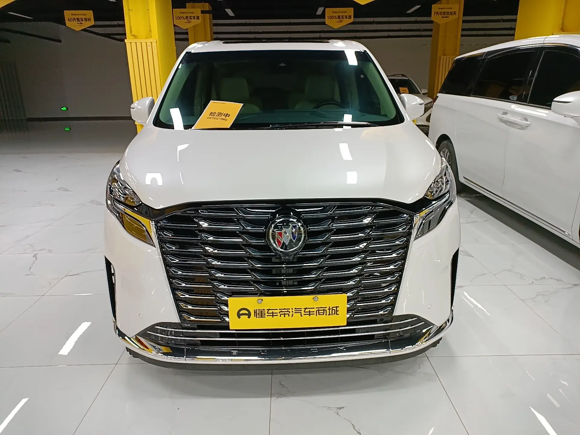 Buick GL8  из Китая