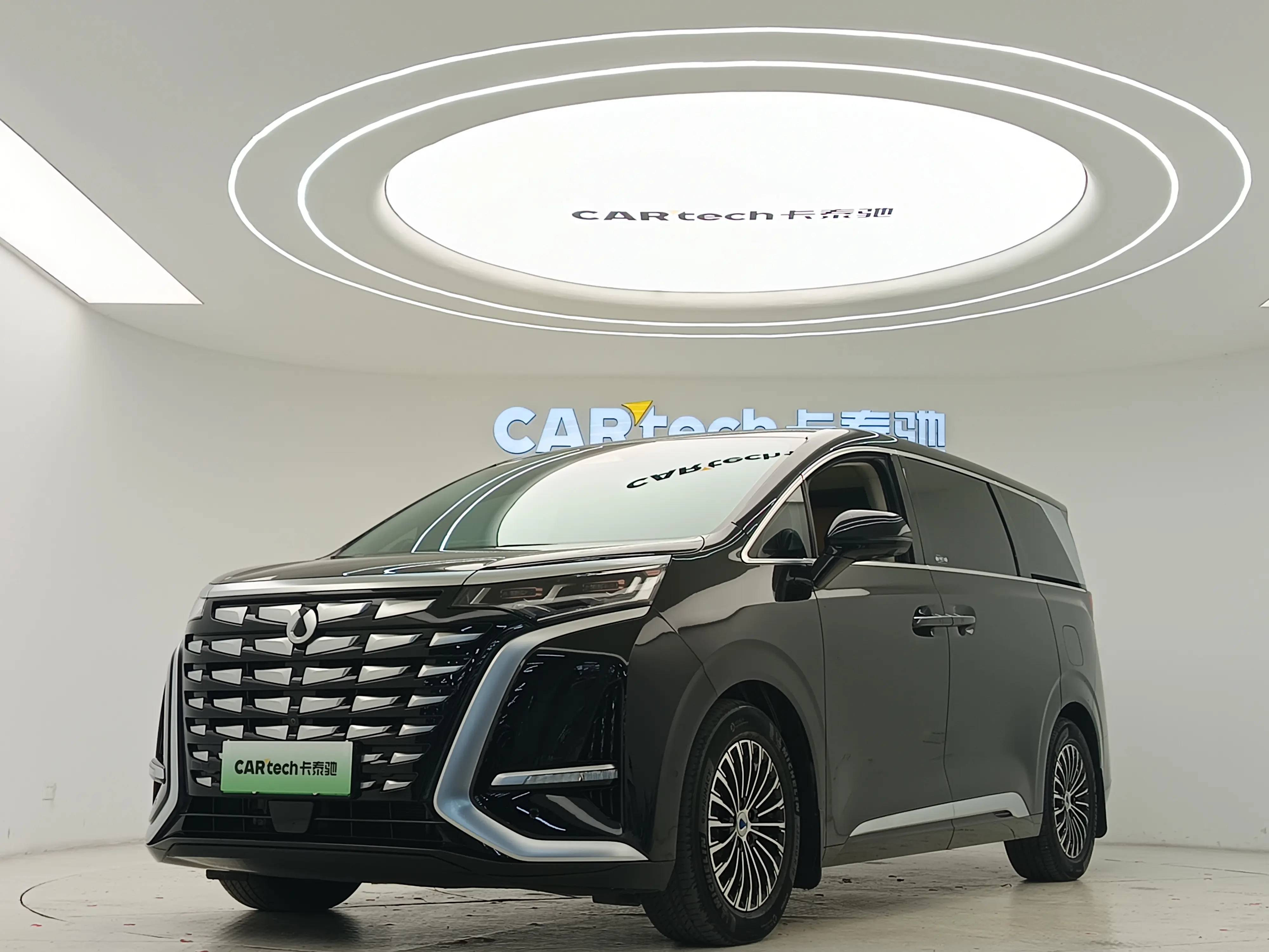 Denza D9 DM  из Китая