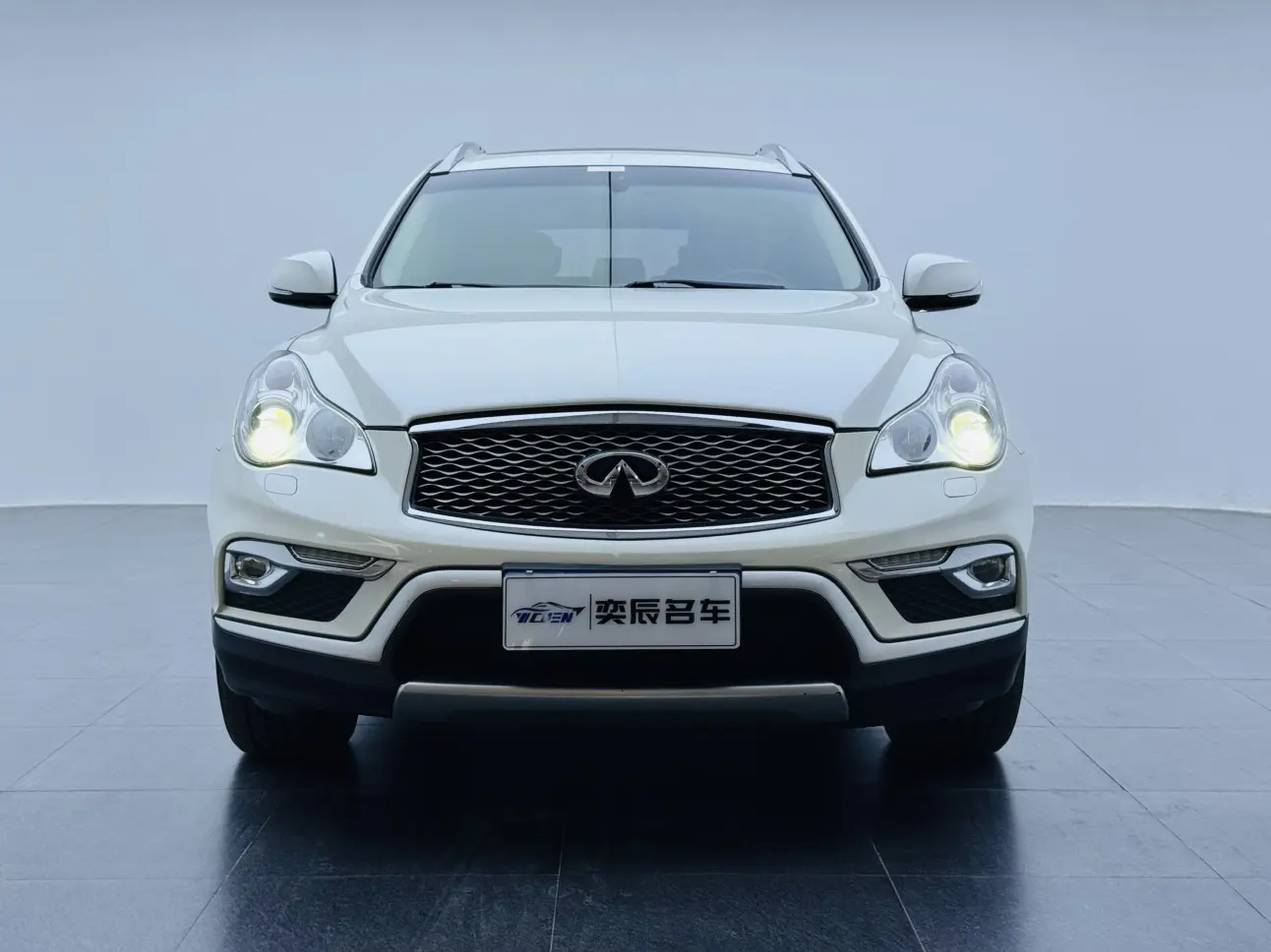 Infiniti QX50  из Китая