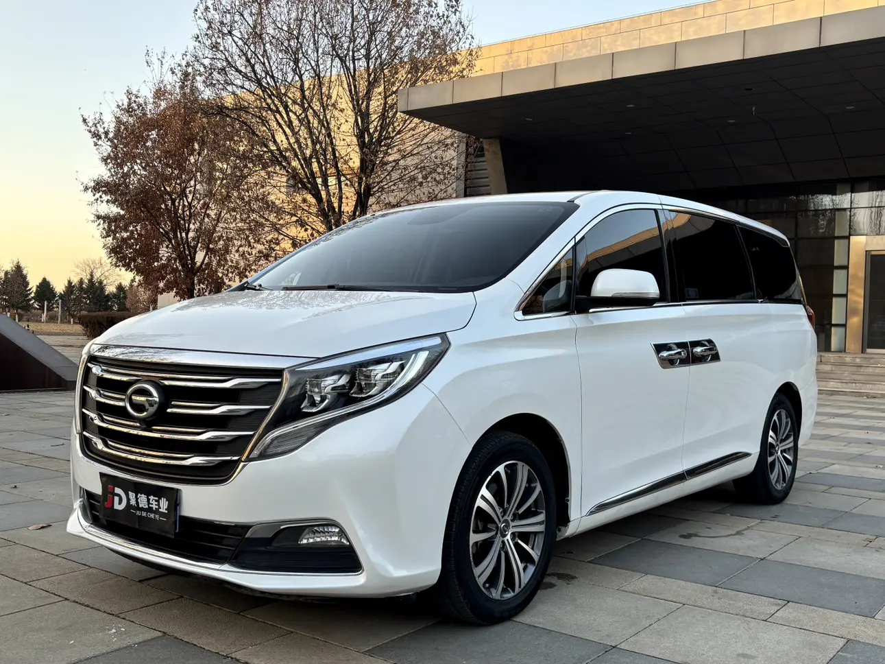 GAC Trumpchi M8  из Китая