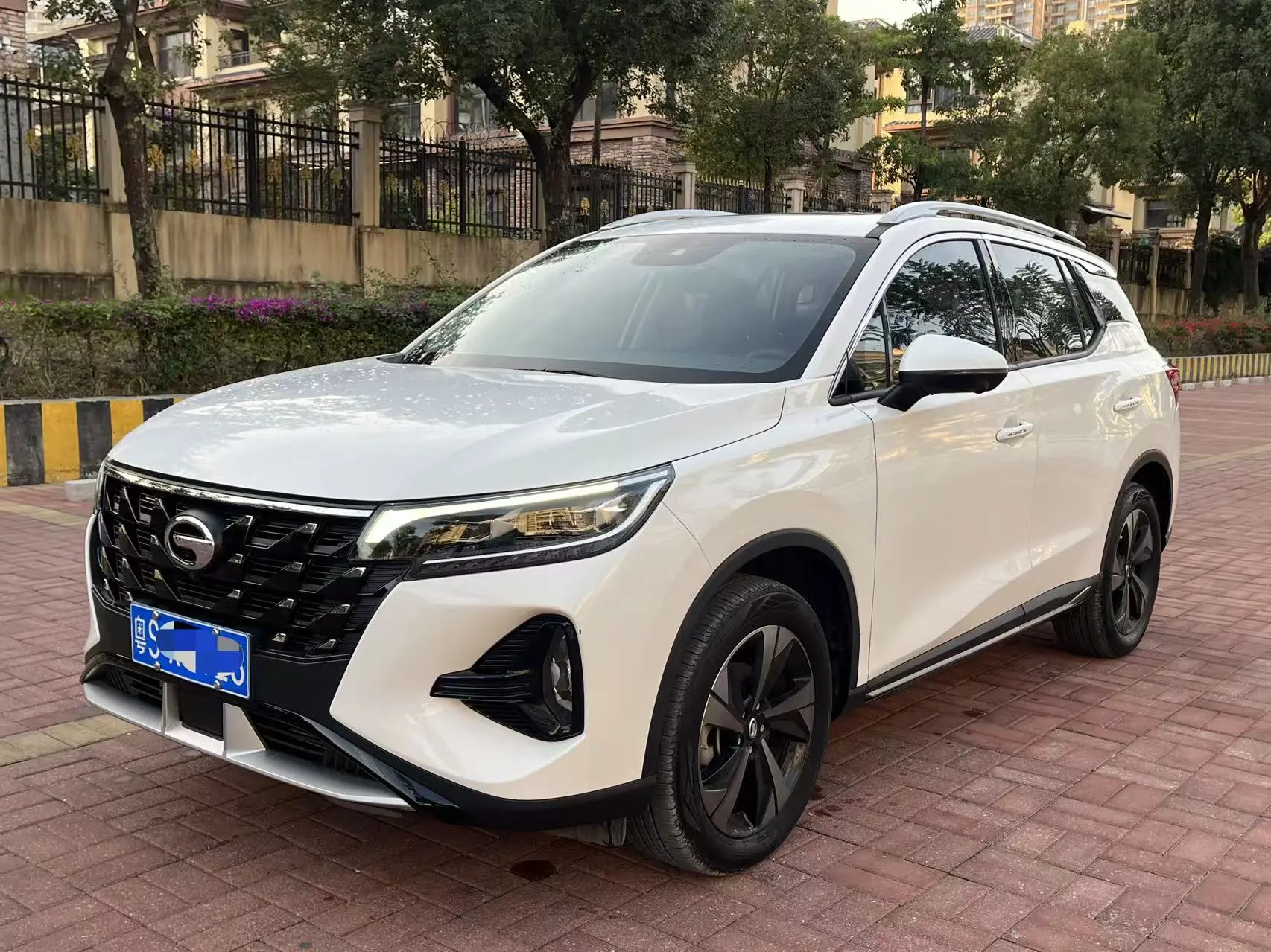 GAC Trumpchi GS4  из Китая