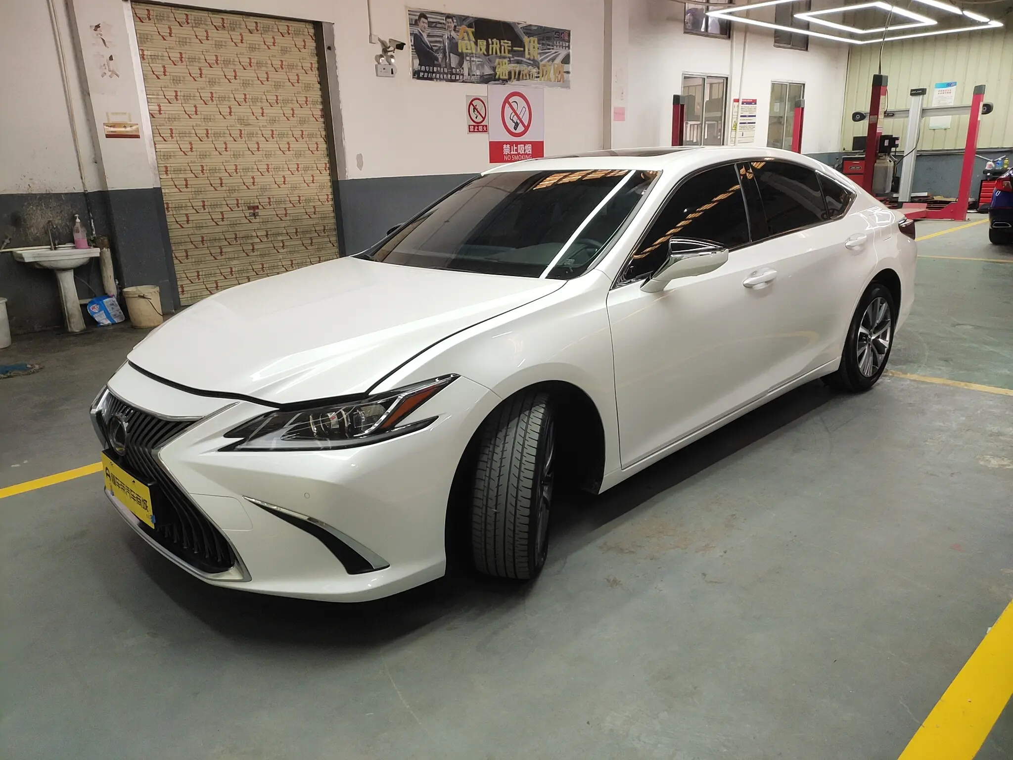 Lexus ES