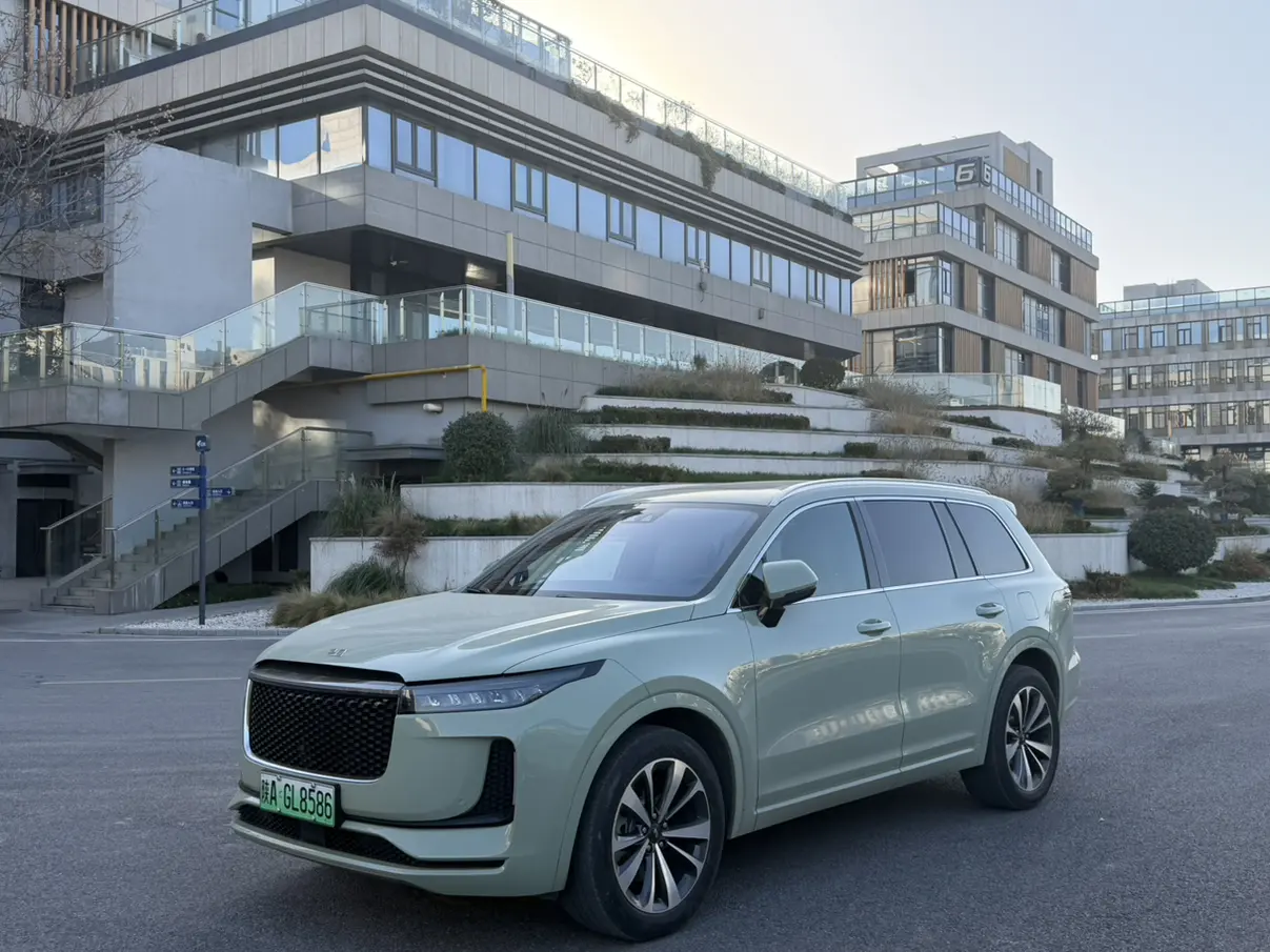 Li ONE (Ideal ONE)  из Китая