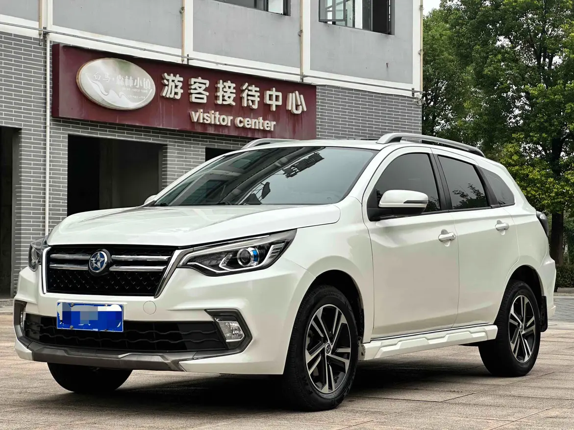 Kai Chen Venucia T70  из Китая