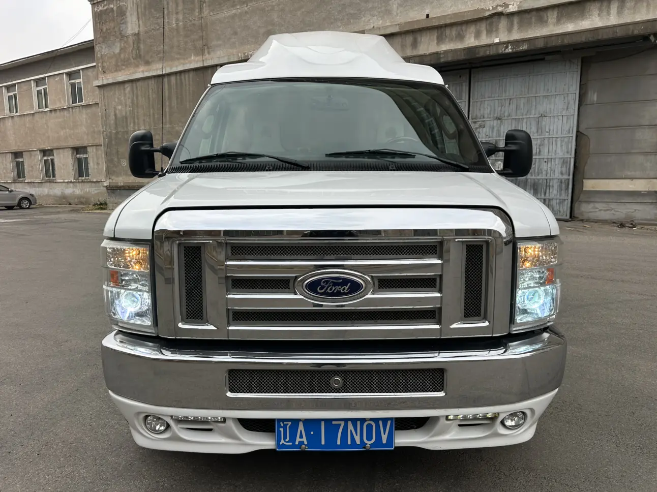 Ford E350  из Китая