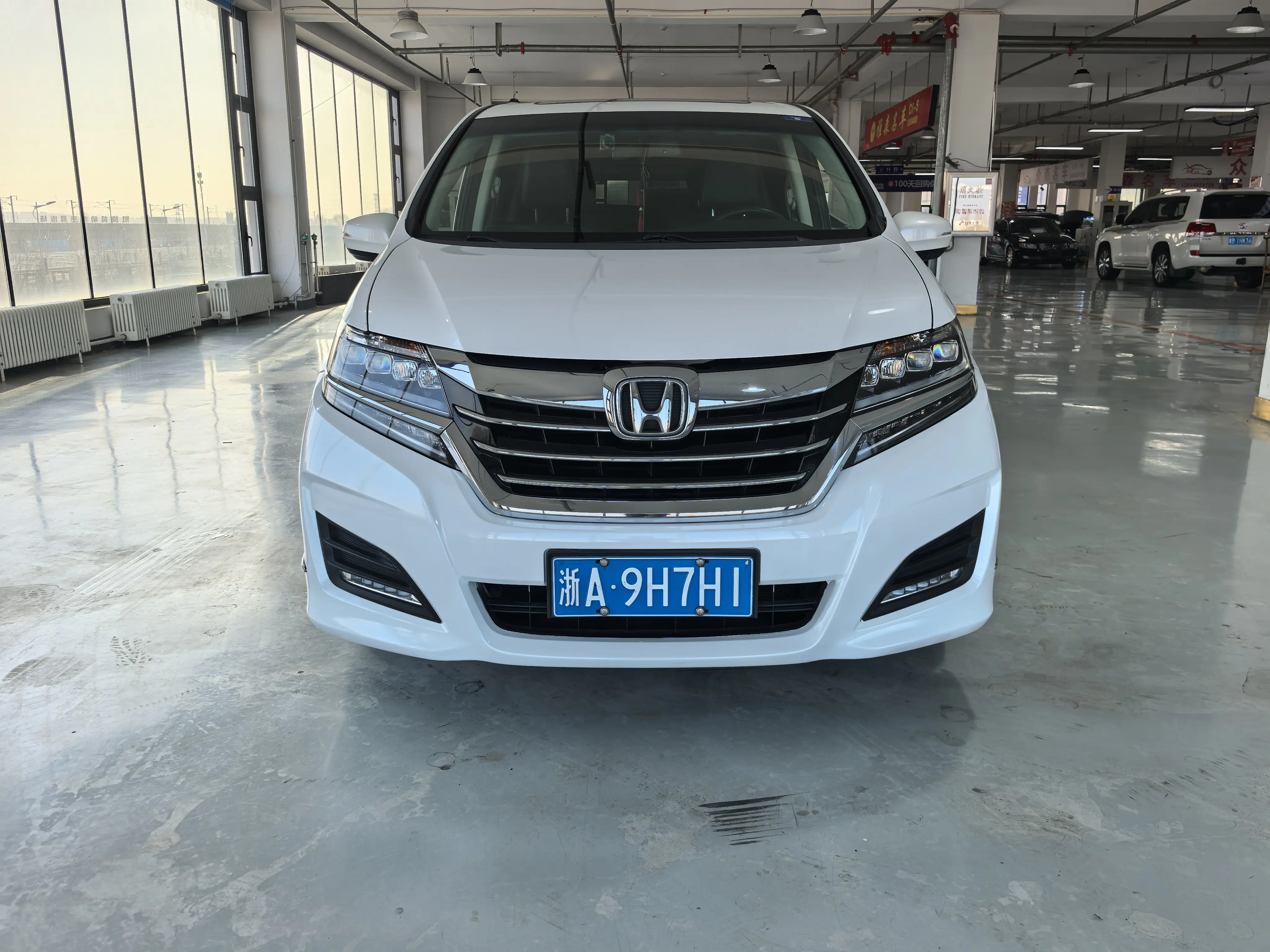 Honda Elysion (Alison)  из Китая