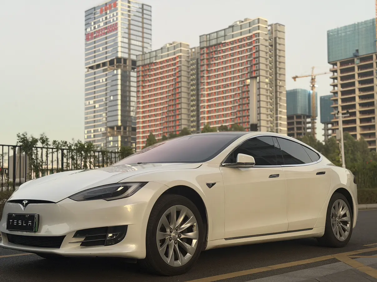 Tesla Model S  из Китая