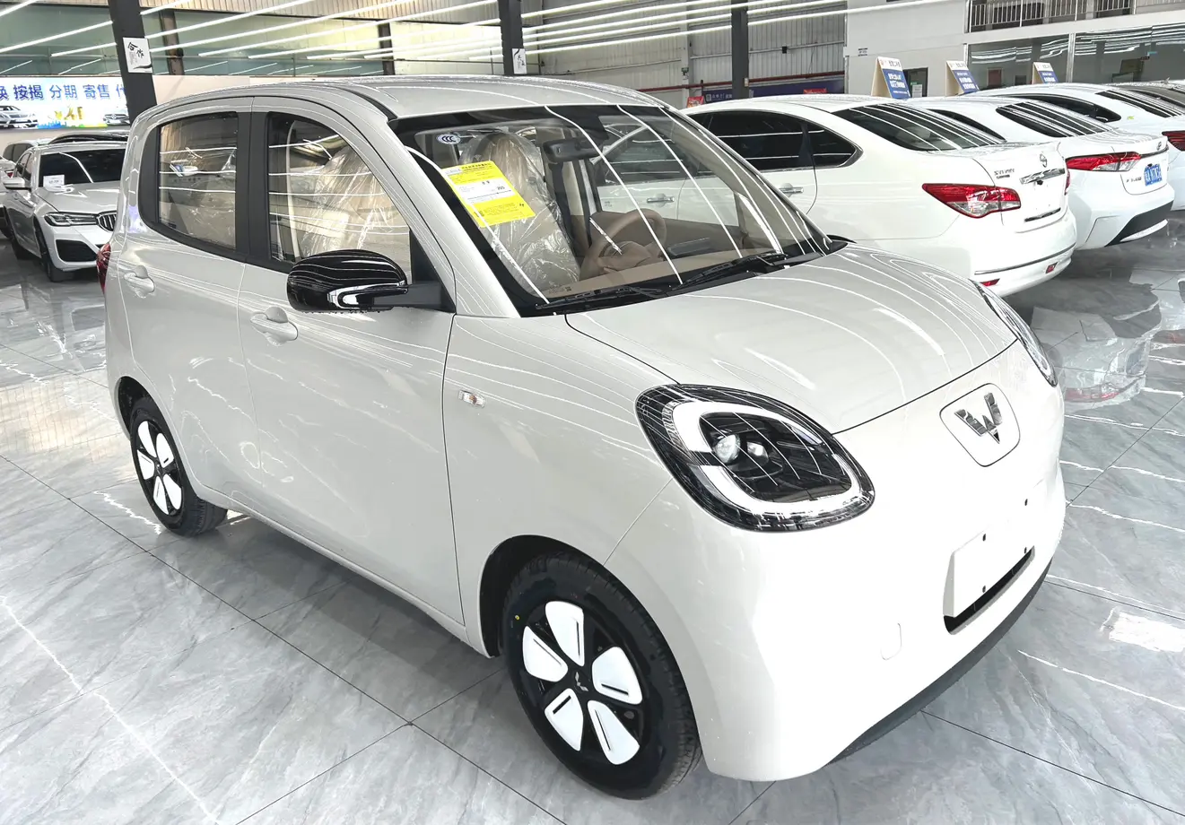 Wuling Hongguang MINIEV  из Китая