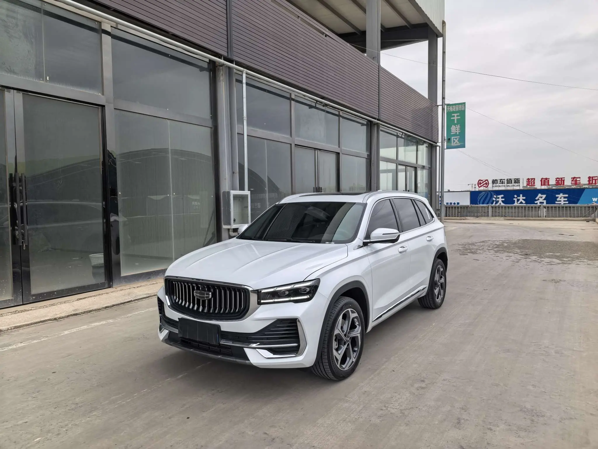 Geely Monjaro (Xingyue L)  из Китая