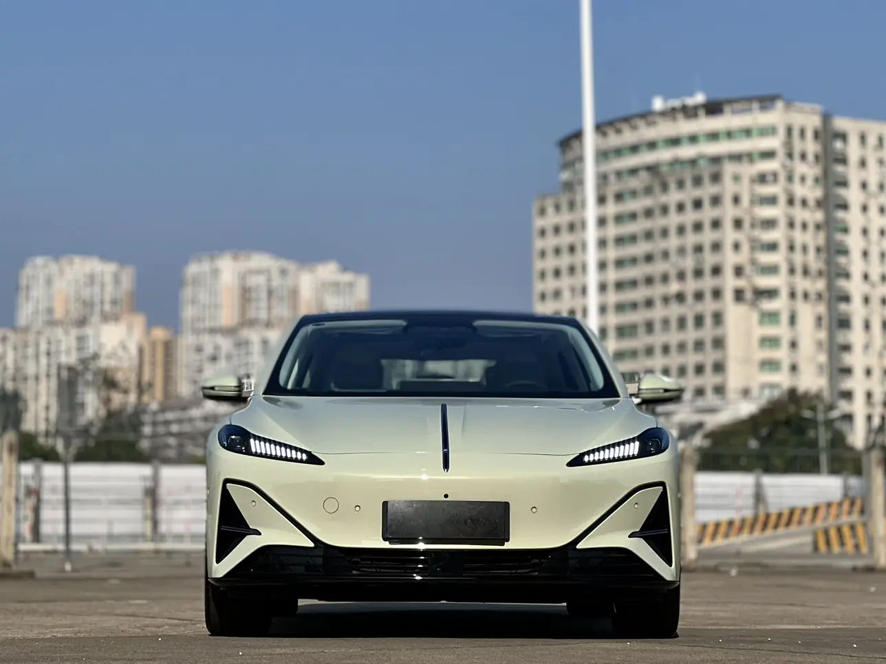 Hongqi Red Flag Tiangong 05  из Китая