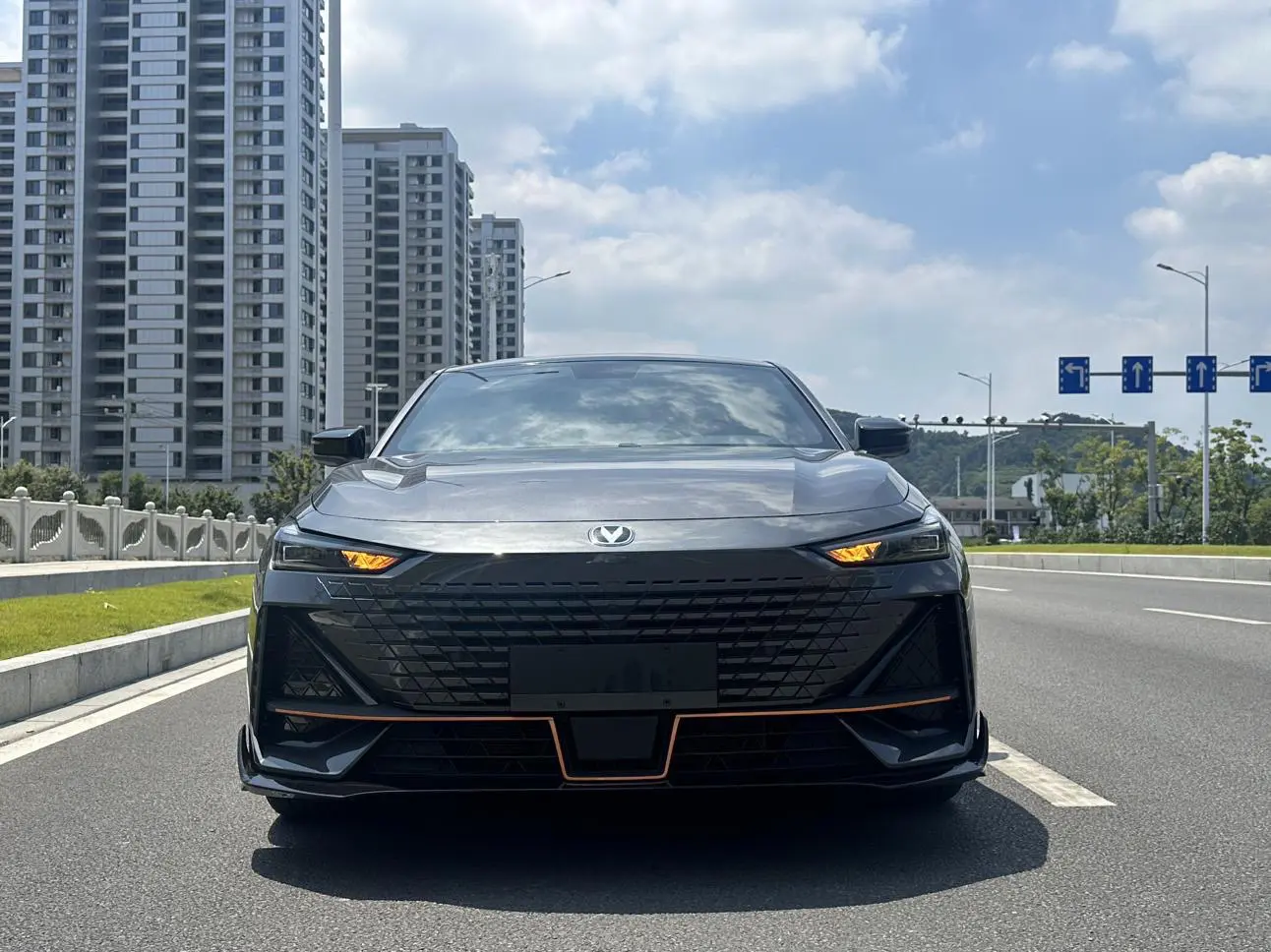 Changan UNI-V  из Китая