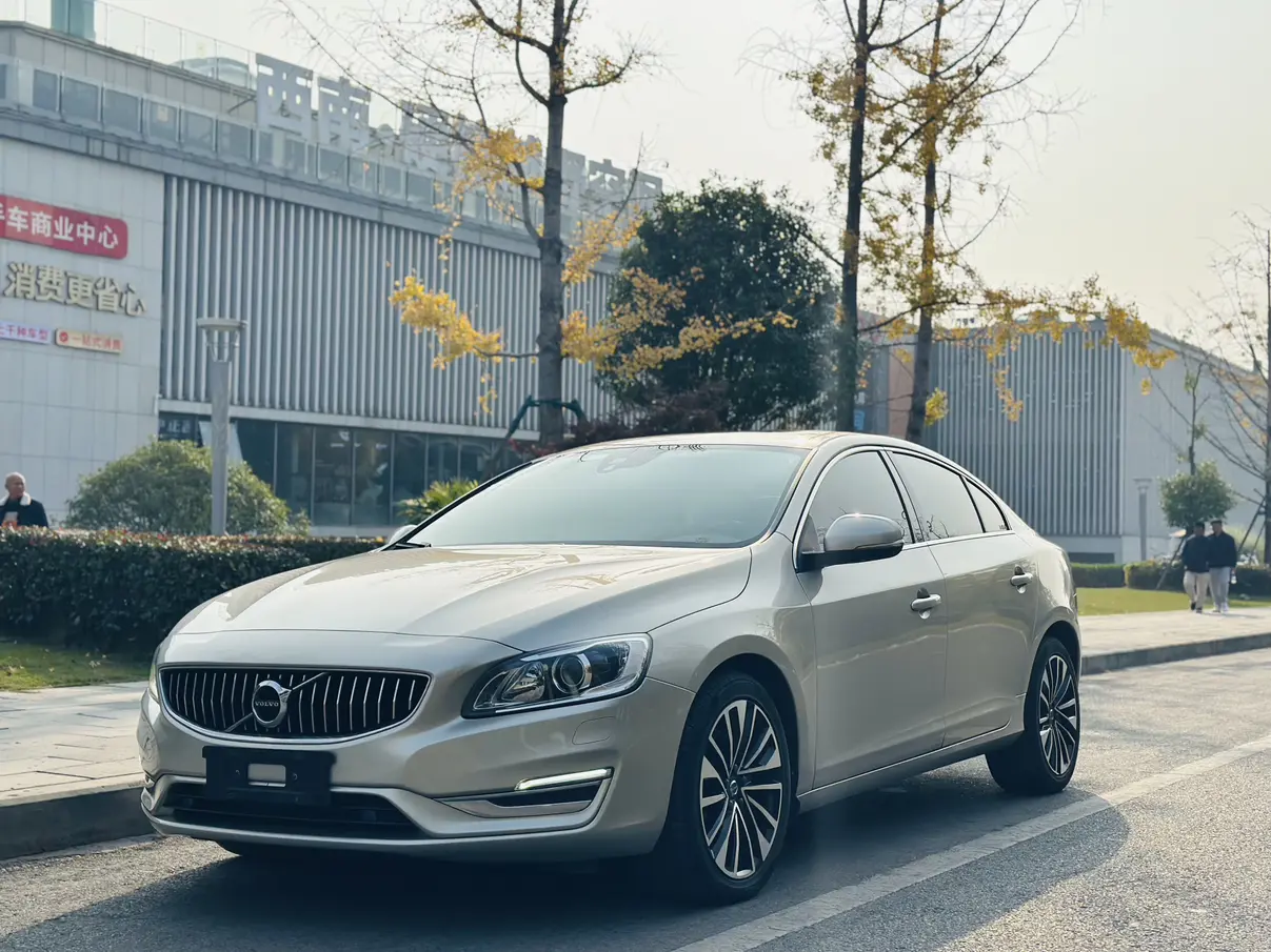 Volvo S60  из Китая