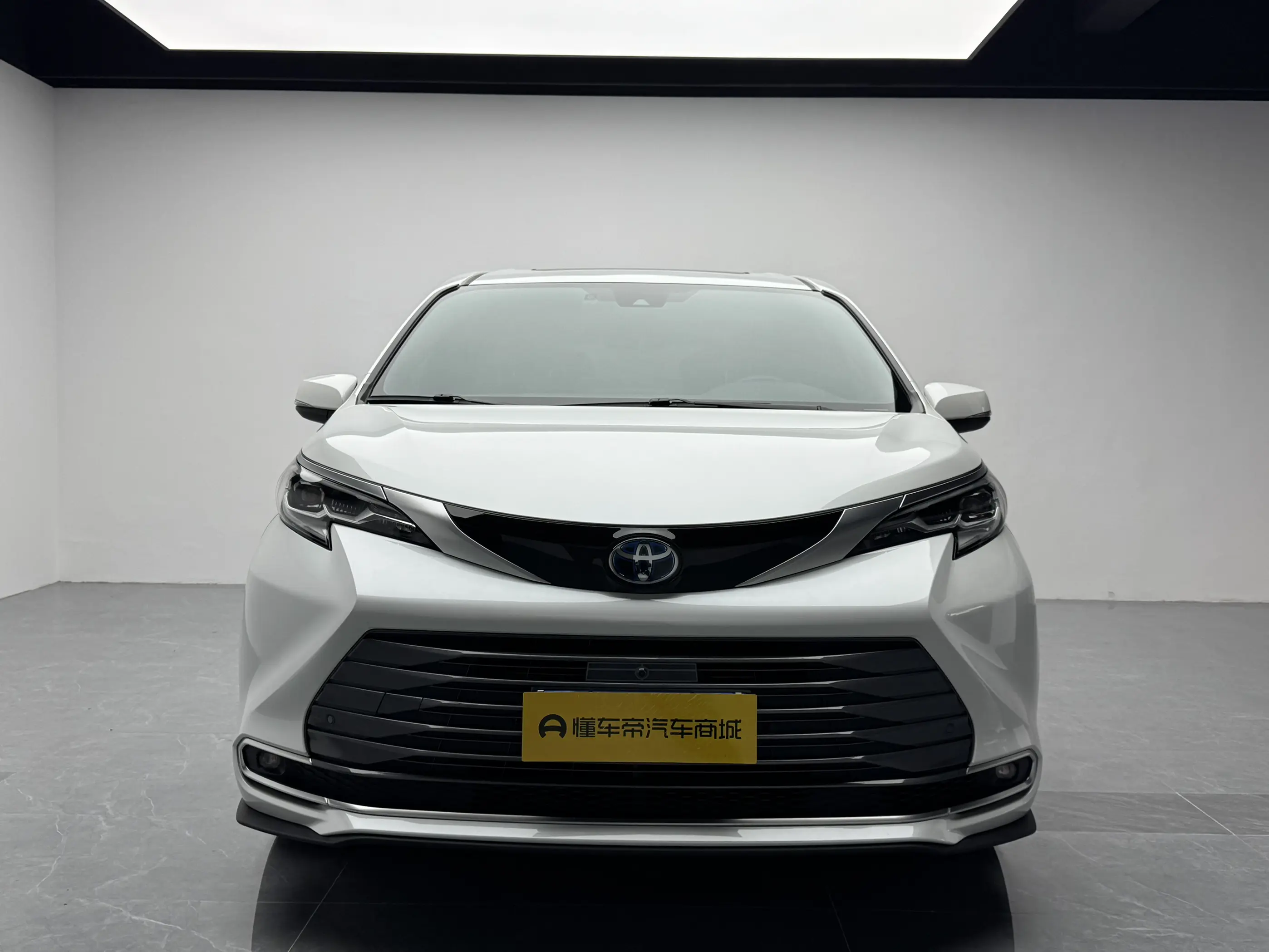 Toyota Sienna  из Китая