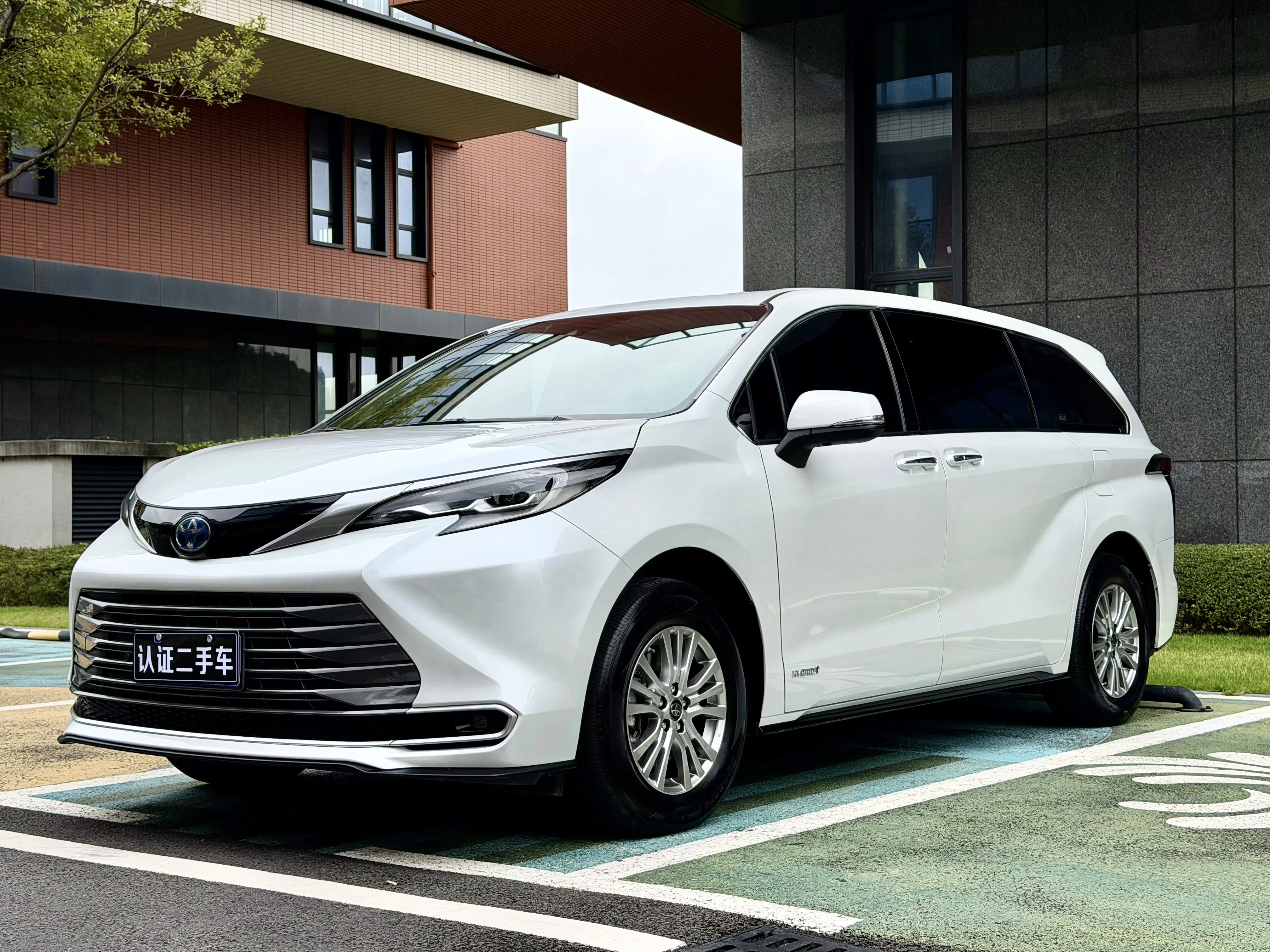 Toyota Sienna  из Китая